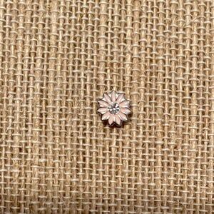 New Origami Owl Pink Daisy Charm (retired collection)